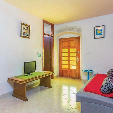 Pet Friendly Apartment In Porec With Wifi Bagian luar foto