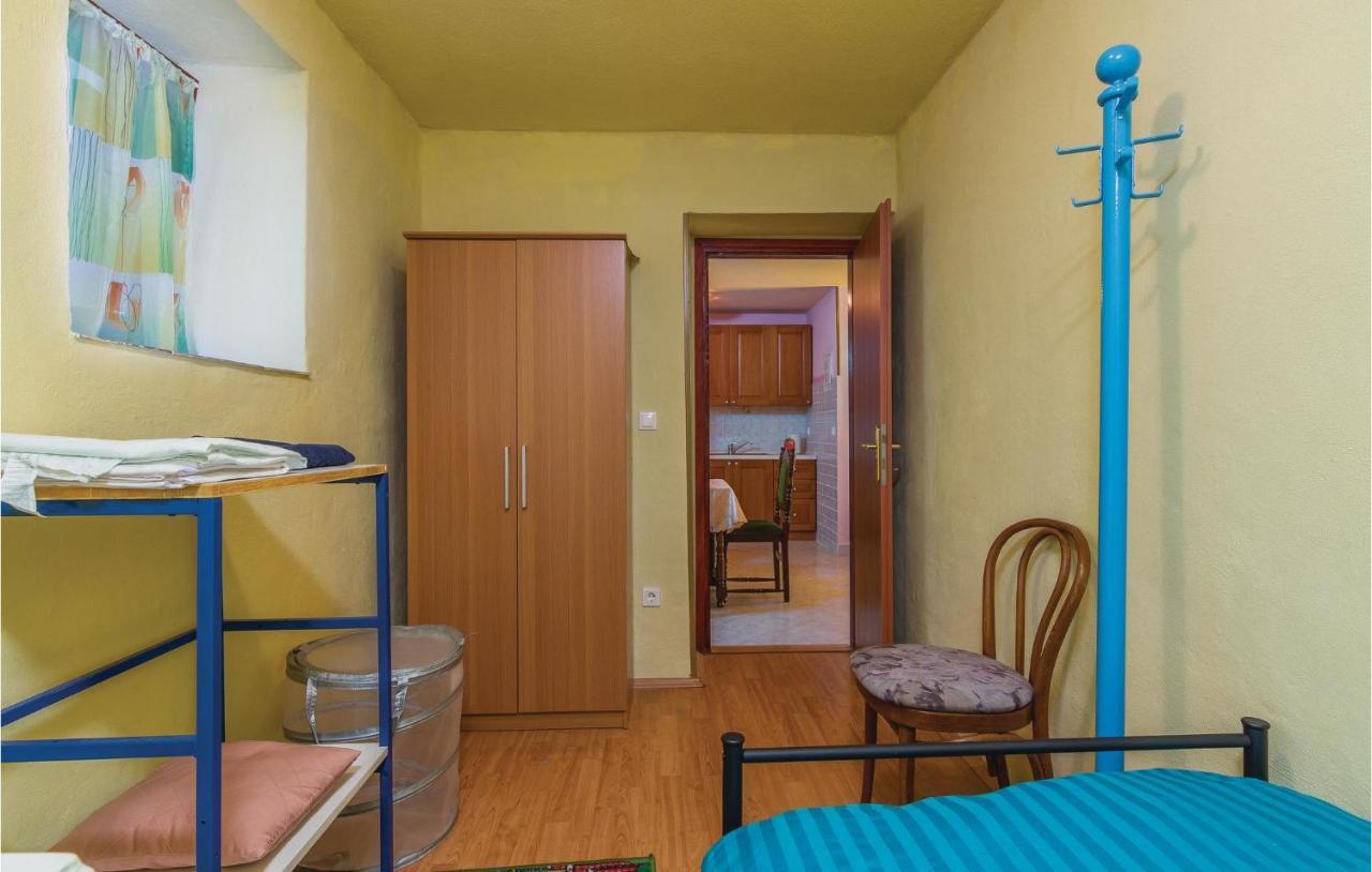 Pet Friendly Apartment In Porec With Wifi Bagian luar foto