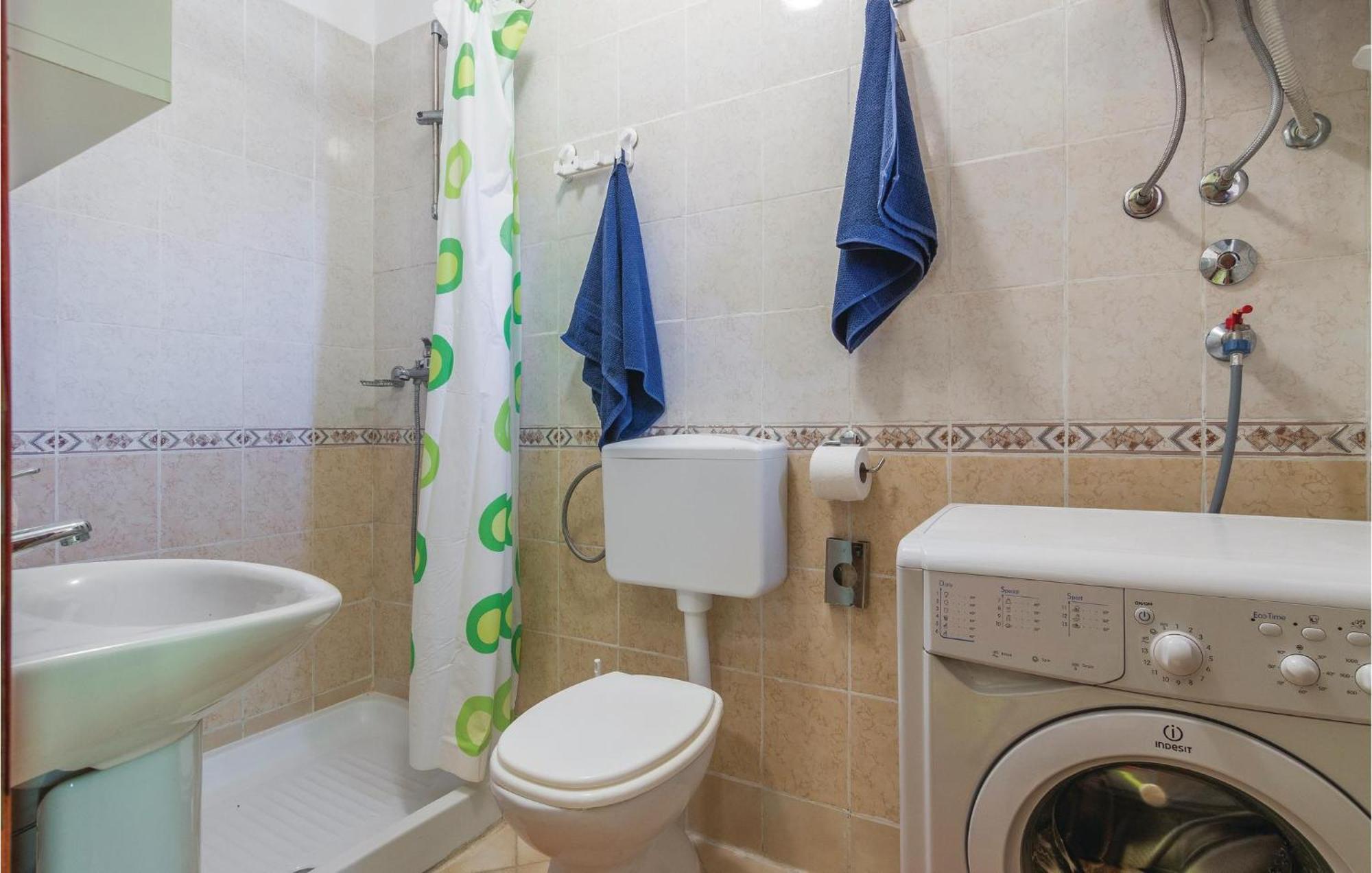 Pet Friendly Apartment In Porec With Wifi Bagian luar foto