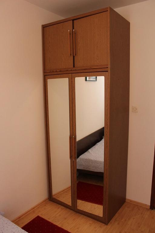 Pet Friendly Apartment In Porec With Wifi Ruang foto