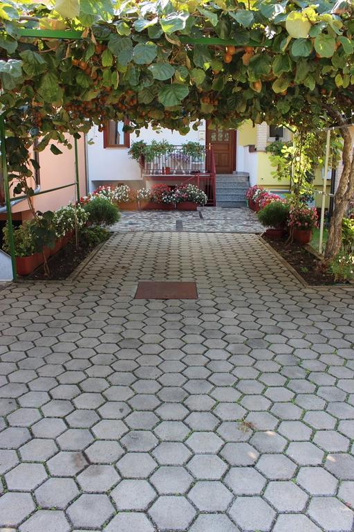 Pet Friendly Apartment In Porec With Wifi Ruang foto