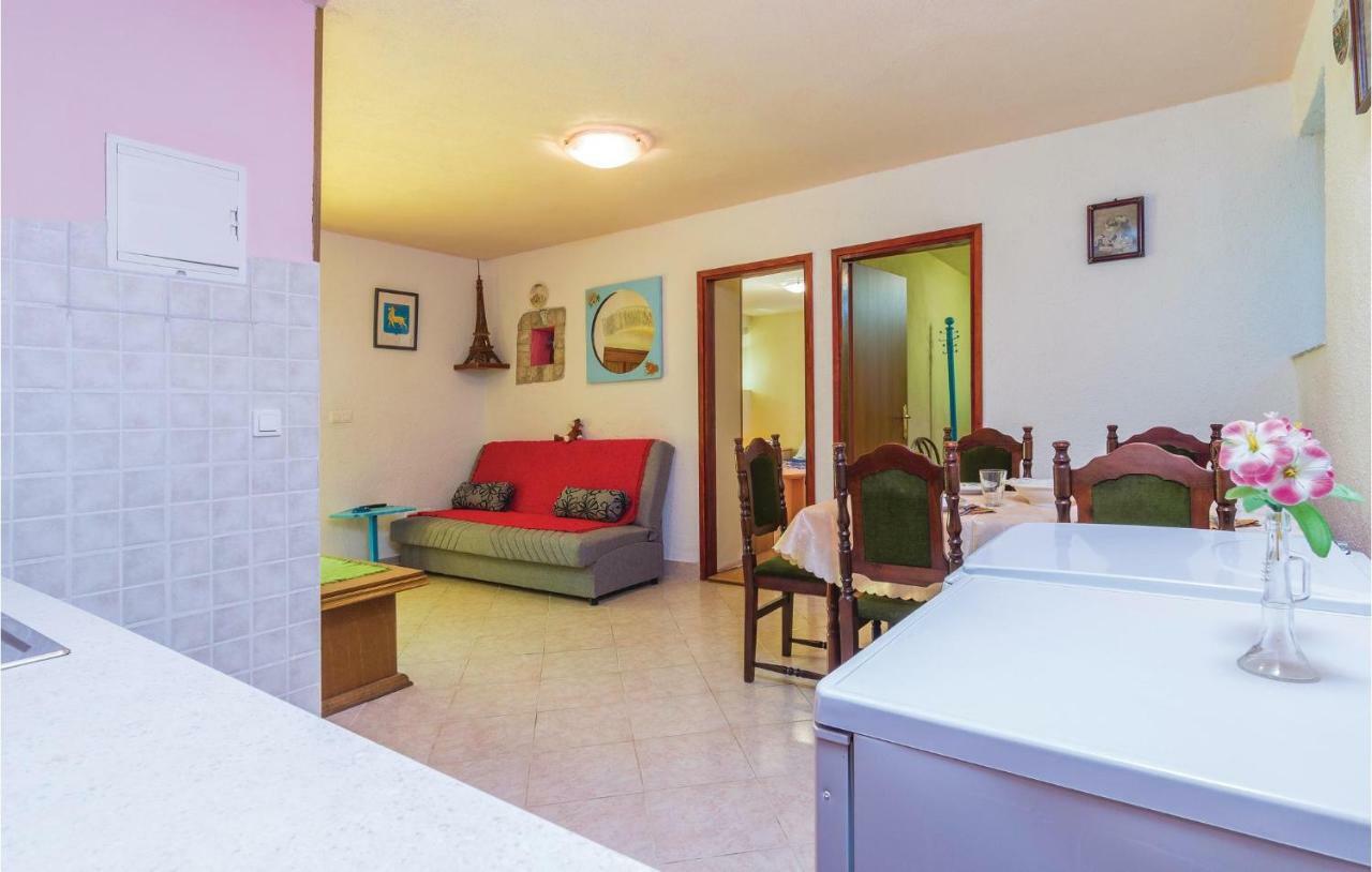 Pet Friendly Apartment In Porec With Wifi Bagian luar foto